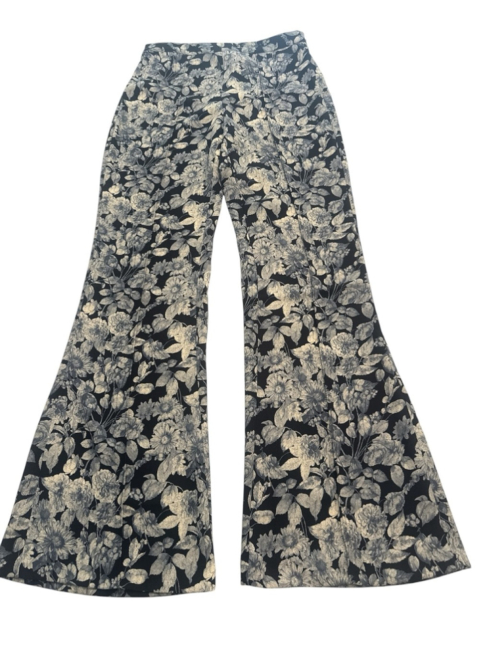 cinq a sept Suit Set, Karlie Blazer and Myla Pants in Tumbling Floral - Picture 8 of 16